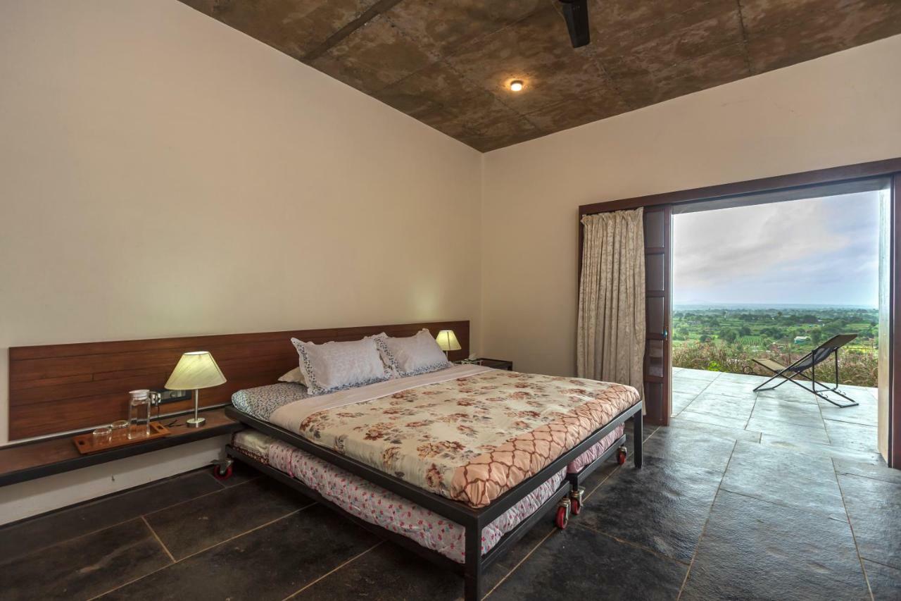 Saffronstays Zen, Igatpuri - Lake-View Villa With Indoor And Outdoor Games Exteriör bild